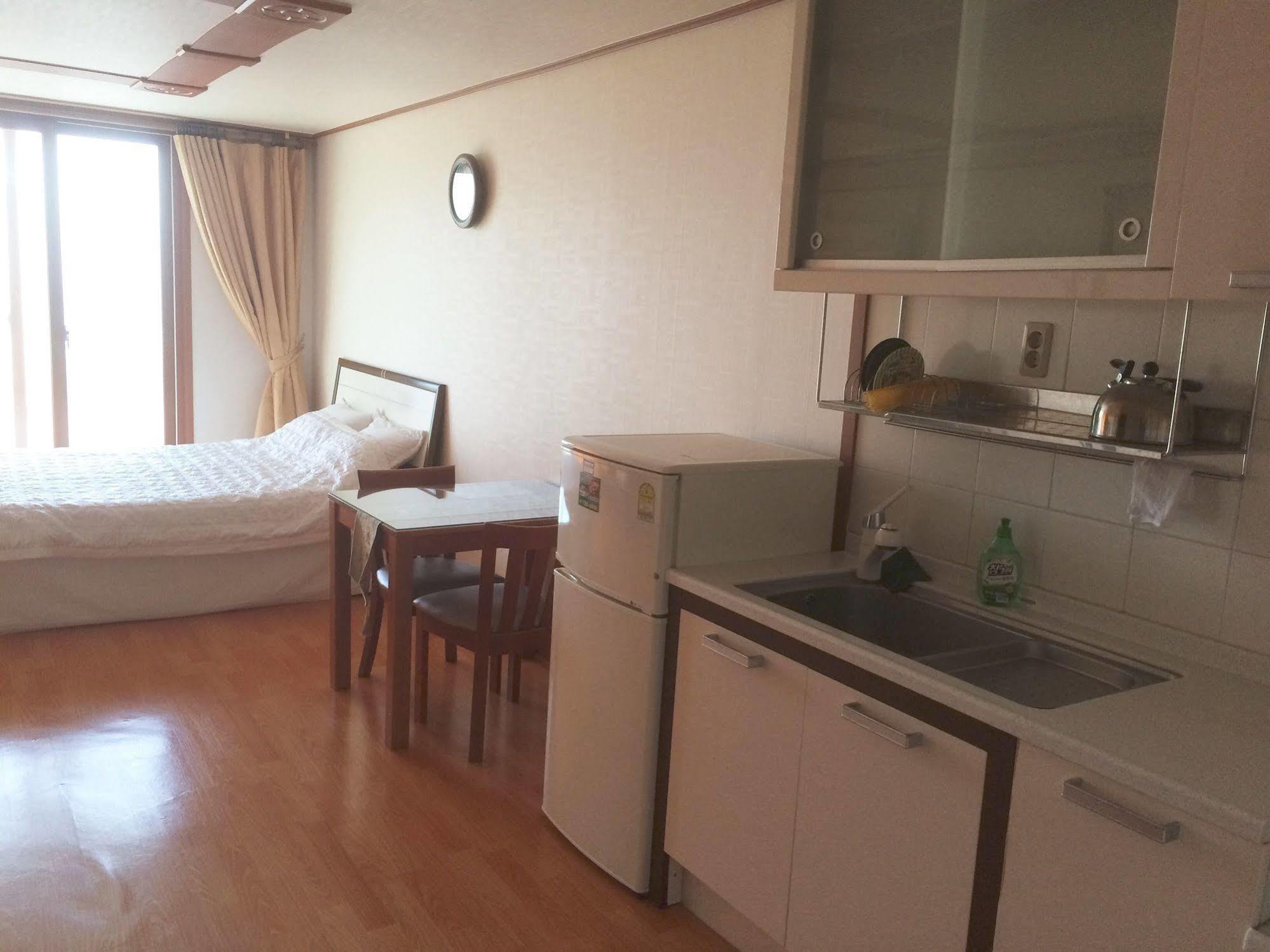 Greenside Pension Seogwipo Esterno foto